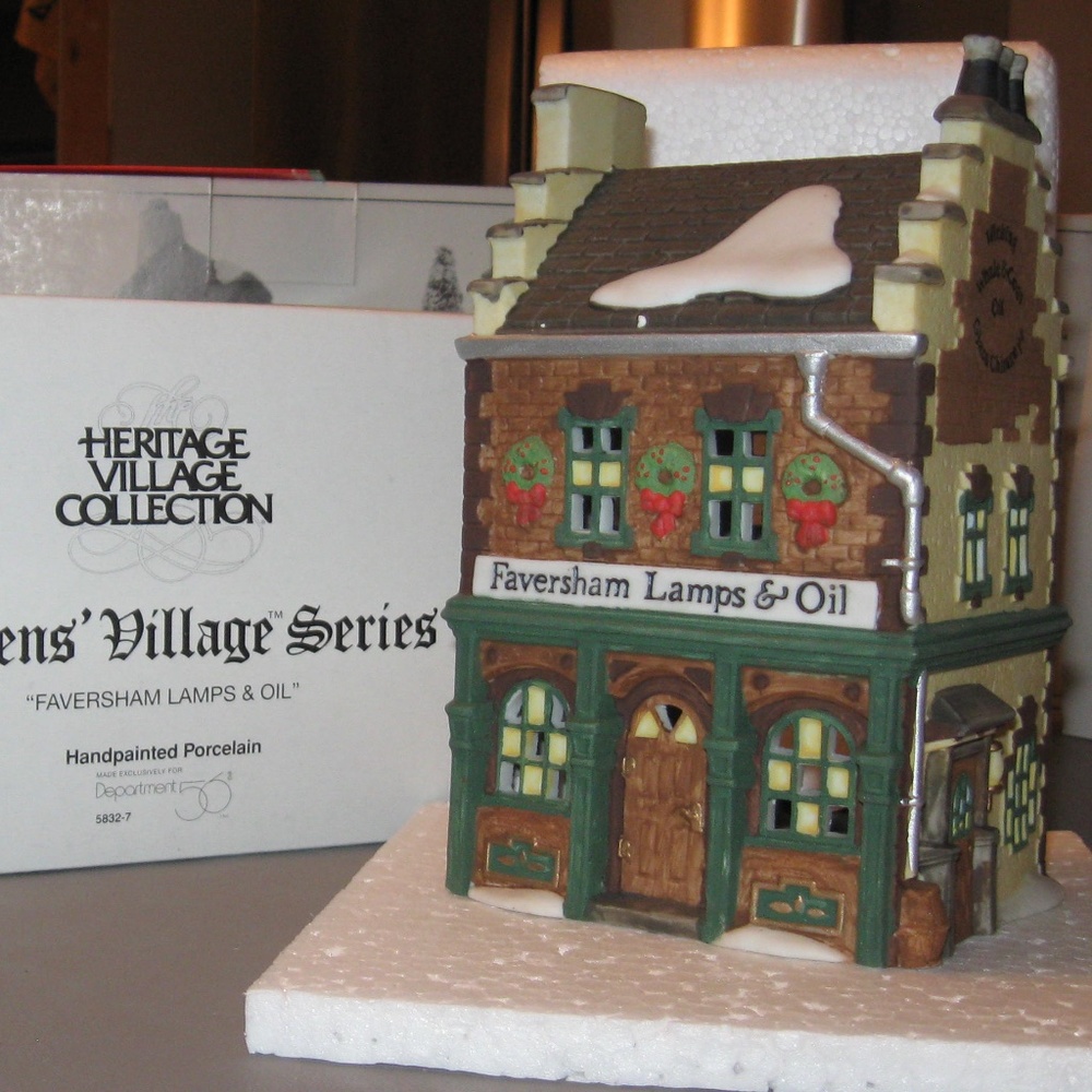 Dickens' Village Dickens' Village Start A Tradition Set - Set of 5